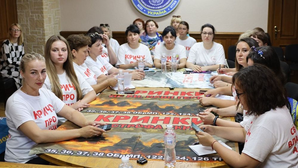 У Координаційному штабі відбулася зустріч з родинами зниклих безвісти морпіхів в населеному пункті Кринки