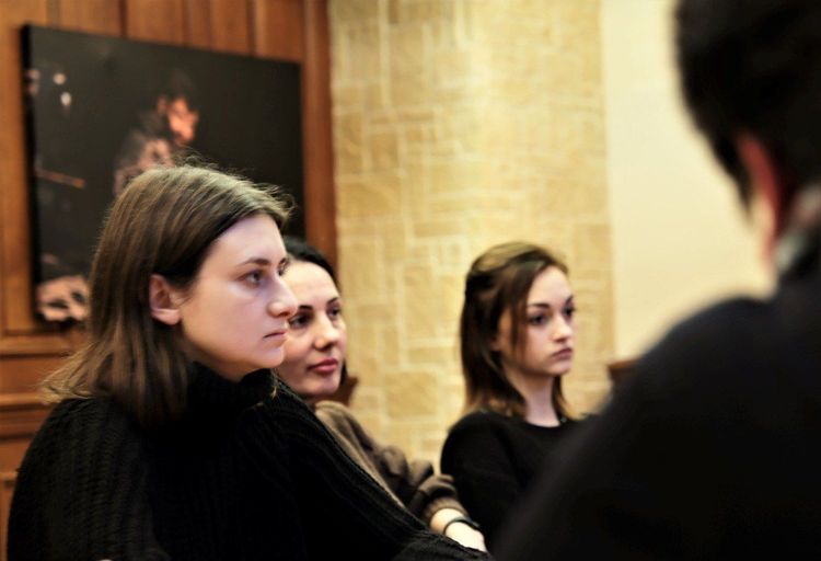 У Коордштабі відбулася зустріч з родинами полонених за ініціативи ГО "Захист
звичайних людей"