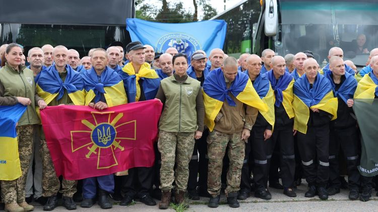Україна повертає з полону важкопоранених та тяжкохворих Захисників - черговий етап великого обміну