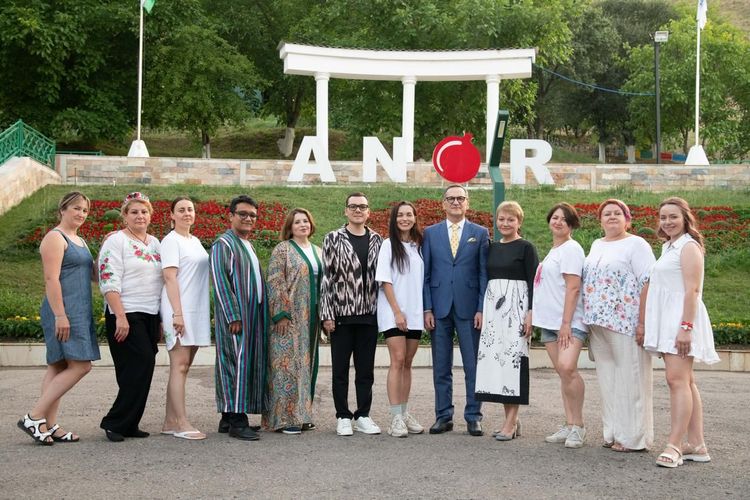 Діти проєкту "Люди майбутнього" відвідали Узбекистан 