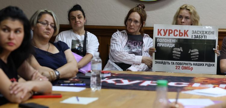 У Штабі відбулася зустріч з родинами воїнів, які потрапили в полон на Курщині і були засуджені державою-агресоркою