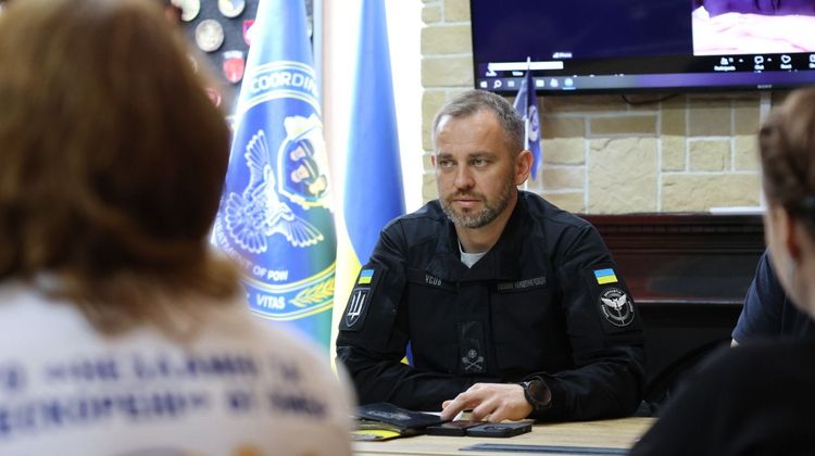 Секретар Штабу Дмитро Усов зустрівся з родинами військовослужбовців 61 ОМБр