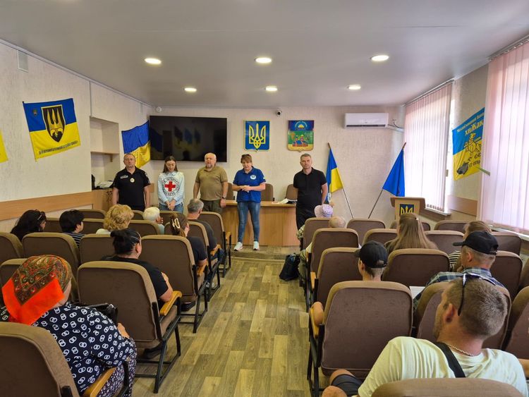 Виїзні зустрічі з родинами зниклих безвісти та полонених військовослужбовців у територіальних громадах Харківщини