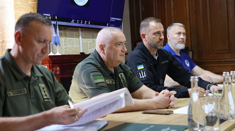 Секретар Координаційного штабу Дмитро Усов зустрівся з родинами прикордонників